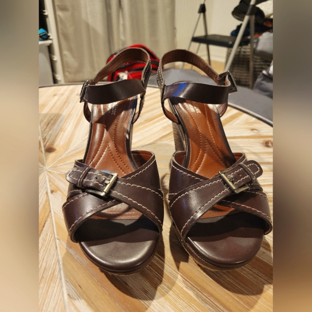 Naturalizer Sandals